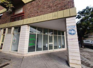Local comercial · 59m² · Maipu Esq Ituzaingo - Local Vidriado