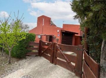 Casa · 200m² · Casa en Venta 3 Dorm., 2 Baños en Tanti.