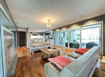 Casa · 300m² · 5 Ambientes · 3 Cocheras · Venta Casa 6 Ambientes Bernal