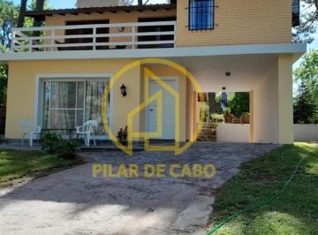 Casa · 161m² · 5 Ambientes · 1 Cochera · Casa en Alquiler Temporario en Pinamar Norte Golf Nuevo