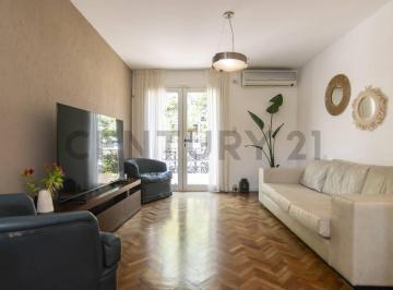 PH · 140m² · 4 Ambientes · Casa en Venta en La Plata Tipo PH de 3 Dorm.