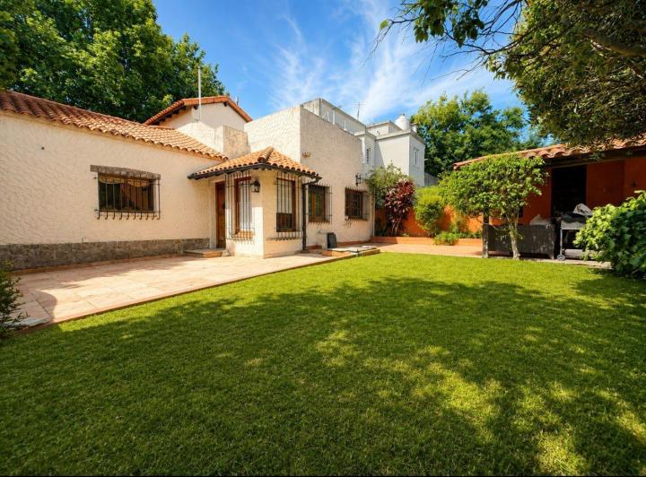 Casa · 181m² · 4 Dormitorios · 3 Cocheras