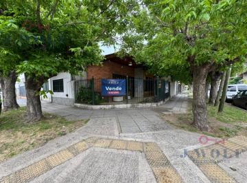 Casa · 101m² · 4 Ambientes · 3 Cocheras · Casa en Villa Bosch