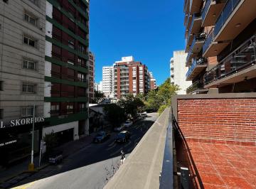Departamento · 40m² · 1 Dormitorio · Departamento 2 Amb, Terraza Propia. Zona La Perla.