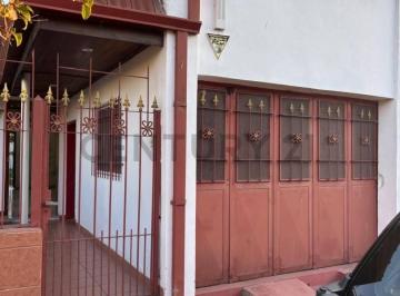 Casa · 120m² · 3 Ambientes · 1 Cochera · Venta de Casa en Berisso