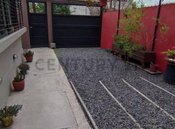 Casa · 130m² · 4 Ambientes · 1 Cochera · Venta de Casa 4 Ambientes en Manuel B Gonnet, La Plata