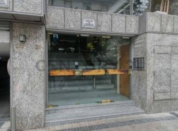 Oficina comercial · 32m² · 3 Ambientes · Oficina Acepta Permuta por Departamento con Buena Ubicacion en El Casco Platense