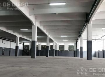 Bodega-Galpón · 1400m² · 1 Ambiente · Deposito en Alquiler 1400 m² Predio con Seguridad Quilmes