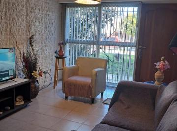 Casa de 4 ambientes, Trelew · Duplex en Barrio Los Olmos - Oportunidad!