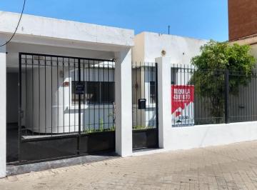 Casa · 115m² · 4 Ambientes · 1 Cochera · Casa - Arroyito