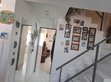 Casa de 4 ambientes, Trelew · Duplex Tipo Casa en Barrio Padre Juan - Oportunidad!