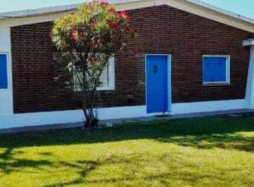 Casa · 117m² · 4 Ambientes · 2 Cocheras · Casa Chalet en Venta Ubicado en Pinamar, Costa Atlántica, Buenos Aires