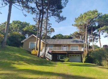 Casa · 210m² · 4 Ambientes · 2 Cocheras · Casa Chalet en Alq. Temporario Ubicado en Pinamar Norte, Pinamar, Costa Atlántica