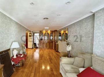 Departamento · 140m² · 4 Ambientes · 1 Cochera · Venta Piso 4 Ambientes de Categoría con Cochera Más Monoambiente Plaza Mitre