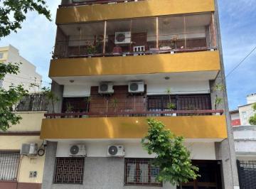 Departamento de 3 ambientes, Liniers · Departamento de 3 Ambientes Al Frente C/balcon Corrido
