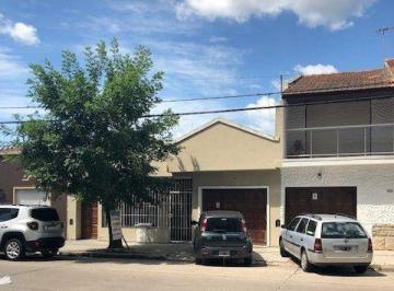 Terreno · 140m² · 5 Ambientes · 1 Cochera · 5 Ambientes | Catamarca Al 3800