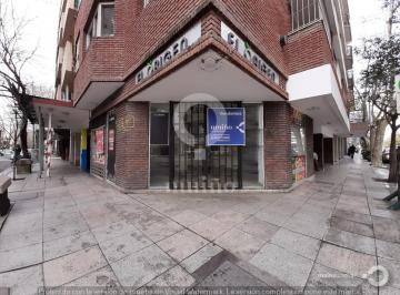 Local comercial · 72m² · 2 Ambientes · Local - Plaza Mitre