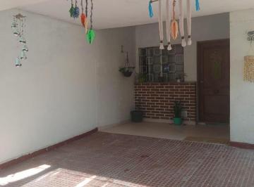 Casa · 135m² · 6 Ambientes · 2 Cocheras · Casa en Venta a Reciclar 3 Dorm. Una Sola Planta Quebrada de Las Rosas