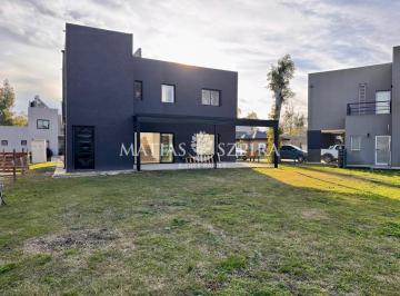 Casa · 150m² · 4 Ambientes · Casa en Venta Alvarez del Bosque