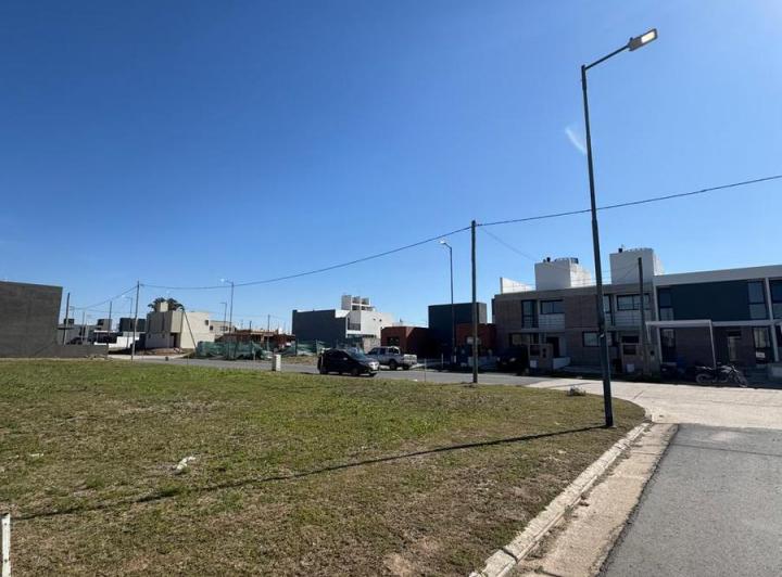 Terreno · 256m²
