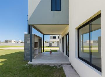 Casa · 180m² · 4 Ambientes · 3 Cocheras · Oportunid Dúplex Premium 3dorm – Aires de La Campiña Housing