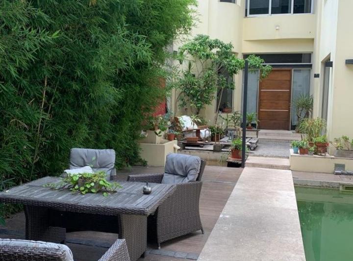Casa · 285m² · 5 Ambientes · 1 Cochera