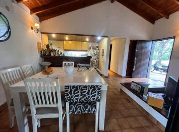 Casa · 120m² · 5 Ambientes · 2 Cocheras · Casa en Venta 5 Ambientes Una Planta Mapuche C, C