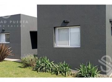 Casa · 106m² · 4 Ambientes · Alquiler de Casa en San Alfonso, Pilar del Este