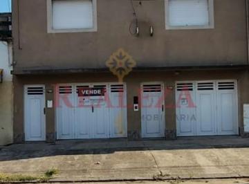 Casa · 251m² · 7 Ambientes · 2 Cocheras · Dos Propiedades en Una! Oportunidad de Inversion o Primera Vivienda!