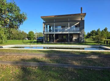 Casa · 107m² · 5 Ambientes · 1 Cochera · Casa con Piscina - Playa y Muelle Propio - Sobre El Rio Paranacito - Islas del Ibicuy Nº6 - Entre Rios