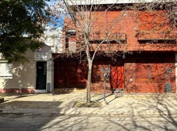 Casa · 320m² · 6 Ambientes · 3 Cocheras · Venta de 5 Dorm. en Venta