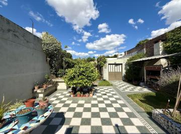 Casa · 200m² · 5 Ambientes · 2 Cocheras · Casa - Echesortu