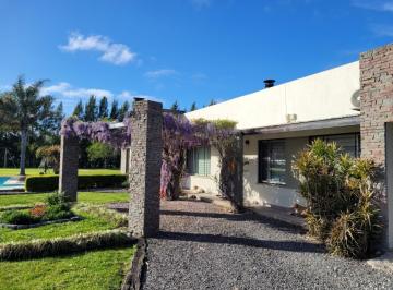 Casa de 6 ambientes, La Plata · Casa en Venta C/ Cochera en Los Hornos