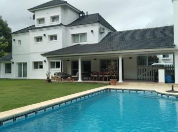 Casa de 9 ambientes, Pilar · Casa en Venta - 5 Dorm - Mayling Club de Campo - Hirusta Propiedades