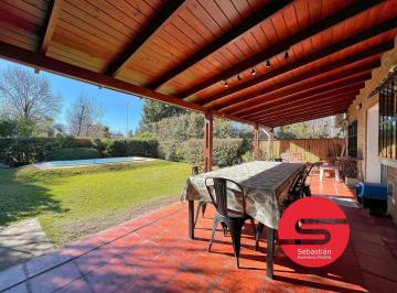 Casa · 499m² · 8 Ambientes · 3 Cocheras · Casa en Venta Barrio Fisherton 4 Dorm. Piscina Jardín Parilla Amplio Luminoso Oportunidad