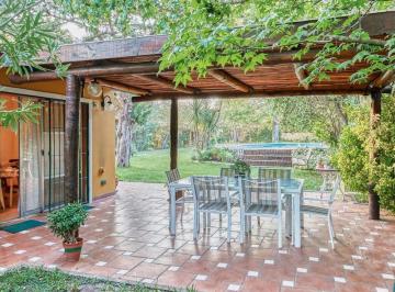 Casa · 214m² · 5 Ambientes · 5 Cocheras · Casa de 4 Dorm. con Pileta, Barrio Abierto Pilar, Los Mirasoles Km50