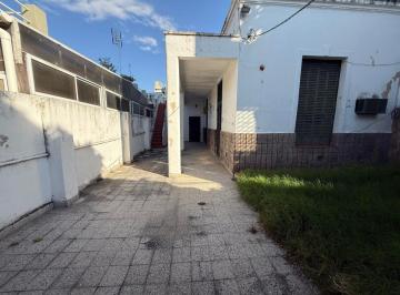Casa de 5 ambientes, Rosario · Casa a Refaccionar con Patio en Alberdi a Pasos de La Av