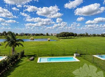Casa · 221m² · 6 Ambientes · 2 Cocheras · Hermosa Casa en Venta en El Canton - Golf