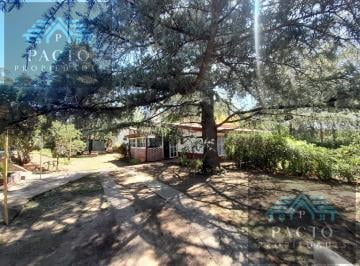 Casa · 235m² · 9 Ambientes · 2 Cocheras · Casa en Venta en Anisacate con Gran Parque de 3 Dorm.