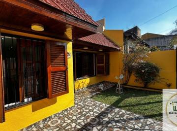 Casa de 3 ambientes, Lanús · Casa en Venta C/ Cochera en Lanús Oeste