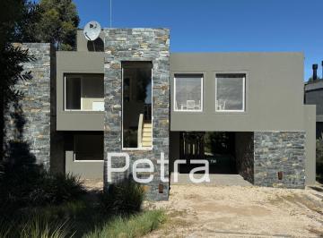 Casa · 153m² · 5 Ambientes · 1 Cochera · Casa en Venta en Costa Esmeralda