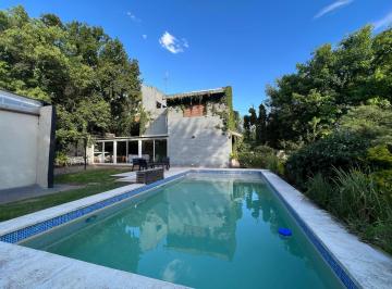 Casa · 280m² · 3 Dormitorios · 2 Cocheras · Casa en Arguello 3 Dorm. 280 m² Cub. 850 m² de Terreno.