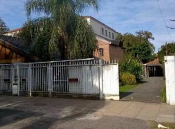Casa · 450m² · 8 Ambientes · Imperdible Lote de 16.45 X 45.65 m Sobre Av Sarmiento!