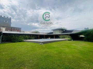 Casa · 260m² · 5 Ambientes · 6 Cocheras · Casa en Venta en Barrio Cerrado Santa Ana Moreno.