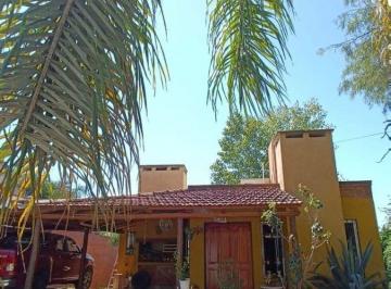 Casa de 6 ambientes, Unquillo · Casa en Venta 3 Dorm. y Pileta. Unquillo