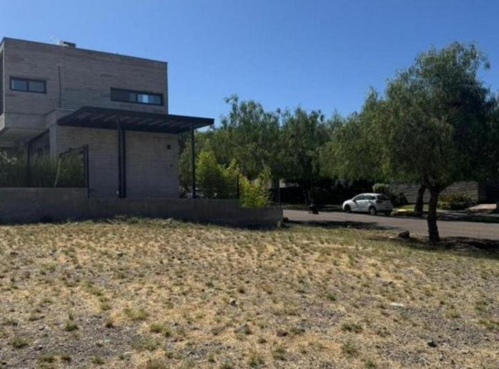 Terreno · 400m²