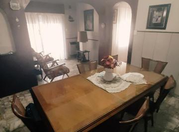 Casa · 157m² · 5 Ambientes · 1 Cochera · Casa en Venta - 5 Amb 165 m² - Llavallol