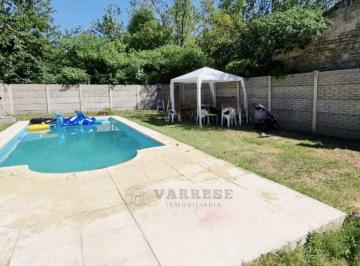 Casa · 100m² · 4 Ambientes · Casa con Pileta en Venta