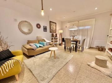 Casa · 302m² · 5 Ambientes · 2 Cocheras · Casa Depto y Galpon Oportunidad en Venta Al Precio de 1 Propiedad