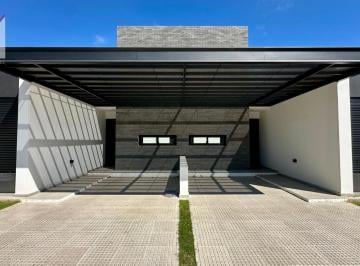 PH · 112m² · 5 Ambientes · 1 Cochera · Duplex en Venta Claros del Bosque. 2 Dorm.. Gran Galeria con Asador. Cochera y Vestidor.